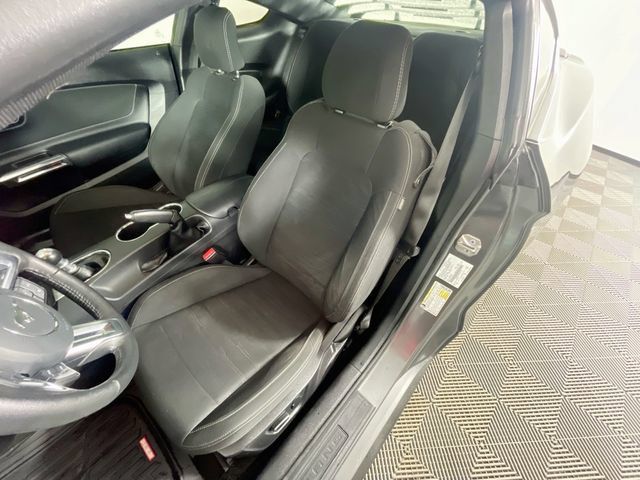 Used 2017 Ford Mustang Coupe RWD image 20