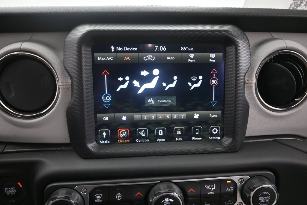 Used 2023 Jeep Gladiator Overland AWD/4WD image 39