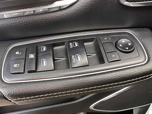 Used 2019 RAM 1500 Laramie image 10