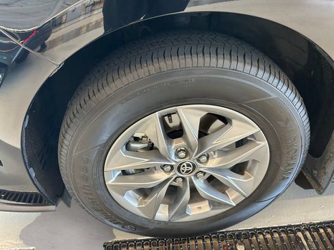 Used 2026 Toyota Sienna XLE AWD/4WD image 14