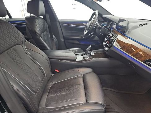 Used 2017 BMW 540i xDrive w/ Premium Package image 11