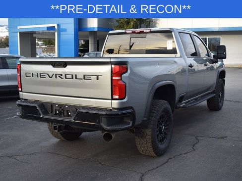 Used 2025 Chevrolet Silverado 2500 ZR2 w/ Technology Package image 4