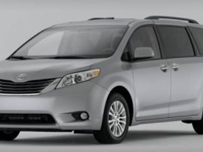 Used 2014 Toyota Sienna LE