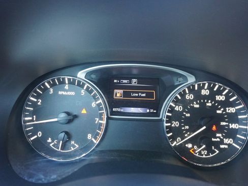 Used 2020 Nissan Pathfinder SV image 11