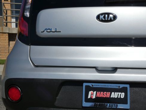 Used 2018 Kia Soul image 12