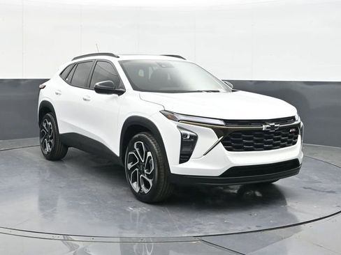 New 2026 Chevrolet Trax RS w/ Sunroof Package FWD image 15