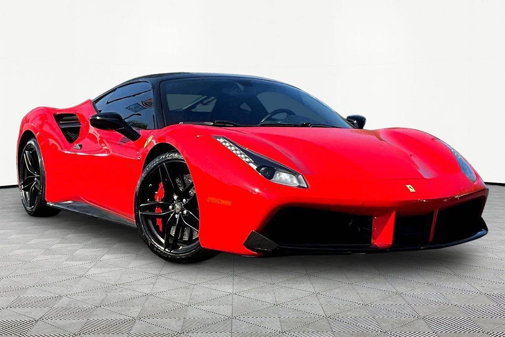 Used 2018 Ferrari 488 GTB RWD image 1
