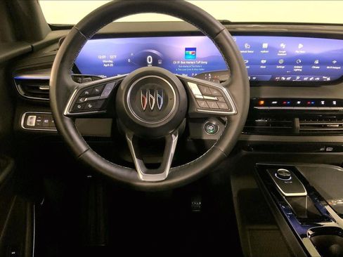 Used 2025 Buick Enclave Preferred FWD image 5