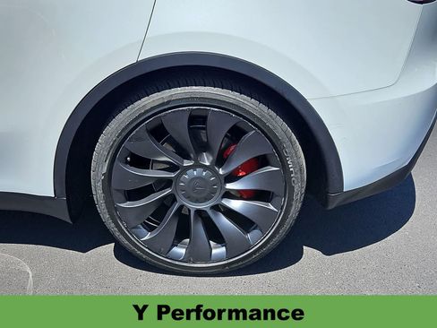 Used 2022 Tesla Model Y Performance AWD/4WD image 12
