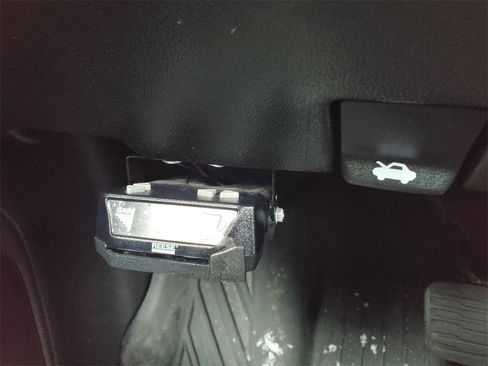 Used 2020 Chevrolet Silverado 1500 Custom Trail Boss w/ Custom Convenience Package image 15