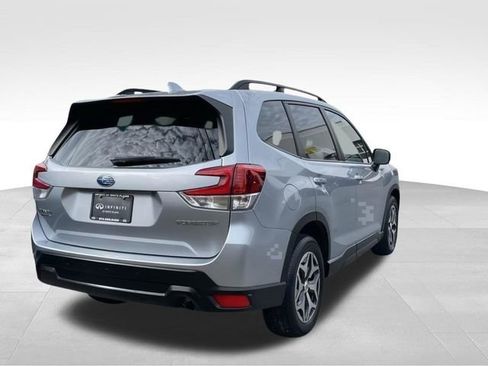 Used 2021 Subaru Forester Premium AWD/4WD image 4