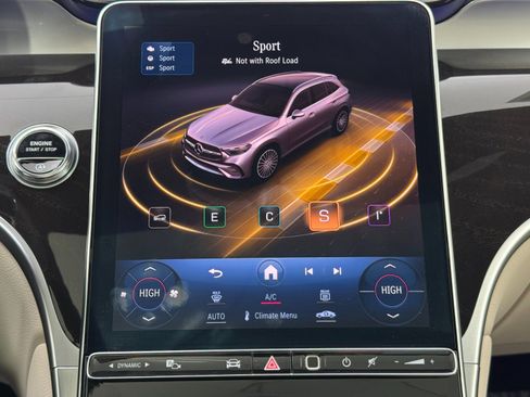 Used 2023 Mercedes-Benz GLC 300 4MATIC w/ Driver Assistance Package image 29