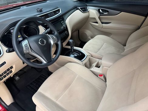 Used 2016 Nissan Rogue S AWD/4WD image 2