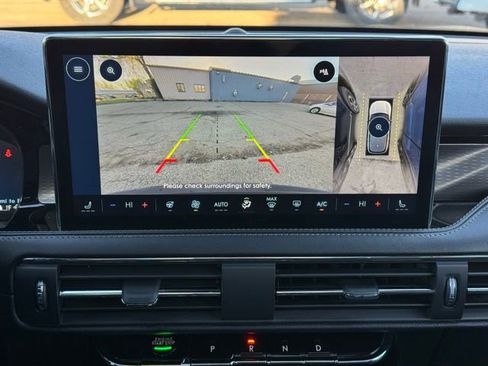 Used 2023 Lincoln Corsair Reserve w/ Equipment Group 201A AWD/4WD image 4
