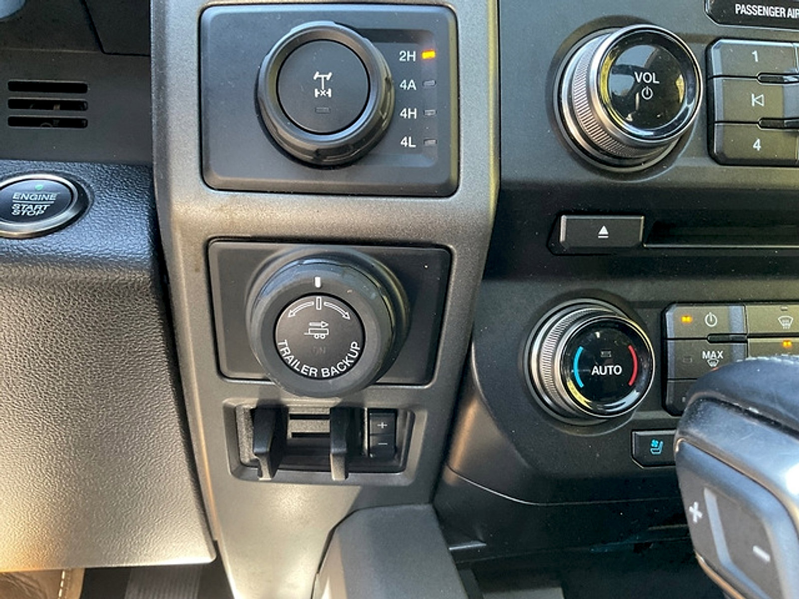 Used 2018 Ford F150 Raptor w/ Equipment Group 802A Luxury AWD/4WD image 25
