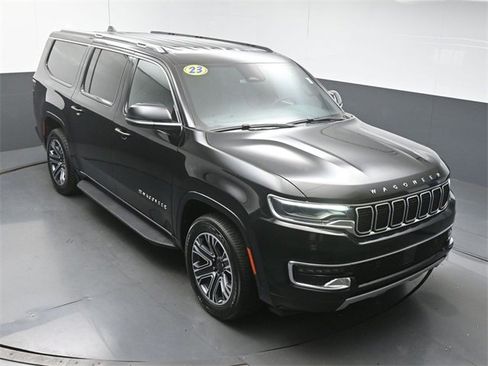 Used 2023 Jeep Wagoneer L Series II image 43