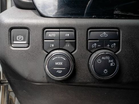 Certified 2024 Chevrolet Silverado 1500 LT AWD/4WD image 18