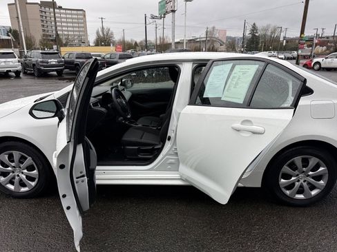 Certified 2024 Toyota Corolla LE image 16