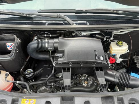 Used 2020 Mercedes-Benz Sprinter 2500 image 38