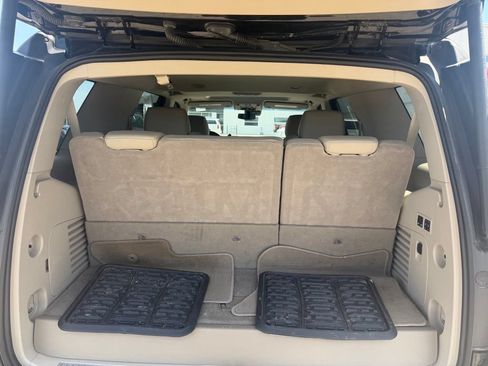 Used 2017 Cadillac Escalade Luxury AWD/4WD image 21