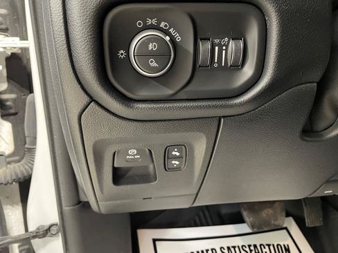 Used 2022 RAM 1500 Laramie AWD/4WD image 27