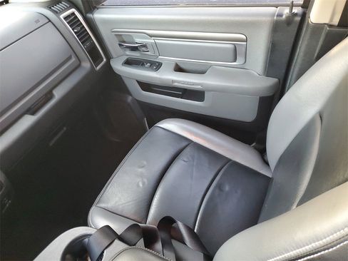 Used 2014 RAM 1500 Classic SLT image 12