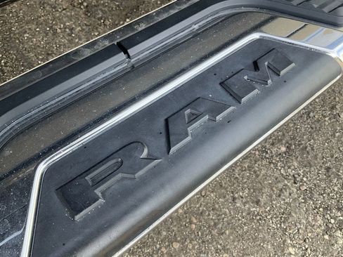 Used 2019 RAM 3500 Tradesman w/ Chrome Appearance Group image 16