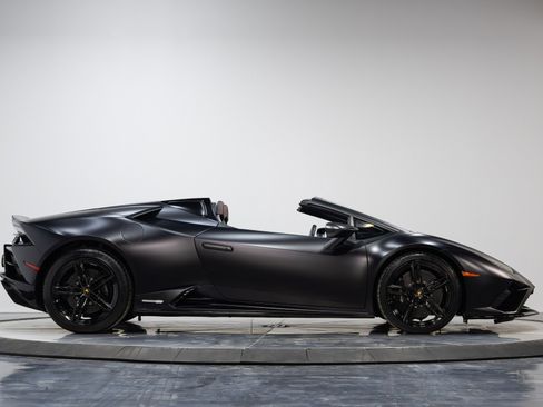 Used 2021 Lamborghini Huracan EVO image 20