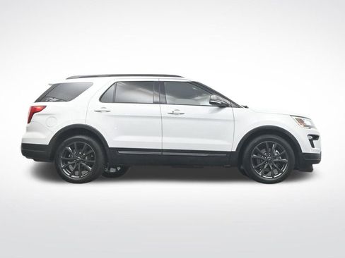 Used 2018 Ford Explorer XLT w/ Equipment Group 202A FWD image 35