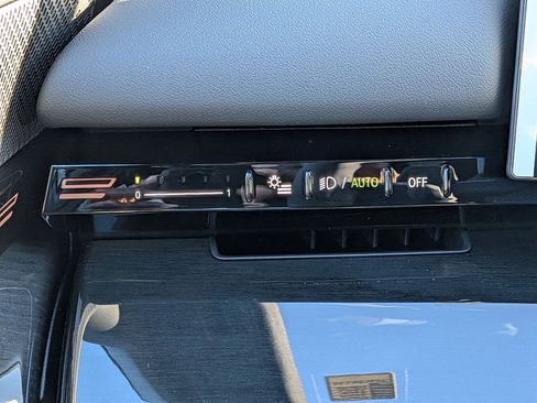 New 2026 BMW 530i xDrive w/ M Sport Package image 18