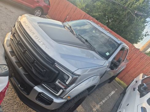 Used 2022 Ford F250 Lariat w/ Black Appearance Package AWD/4WD image 3