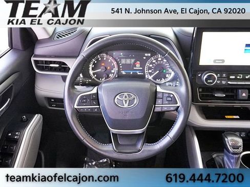 Used 2023 Toyota Highlander XLE FWD image 21