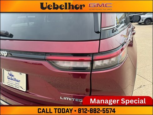 Used 2023 Jeep Grand Cherokee Limited w/ Trailer Tow Prep Group (B) AWD/4WD image 9