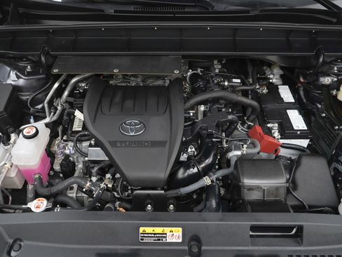 Used 2024 Toyota Highlander Limited AWD/4WD image 36