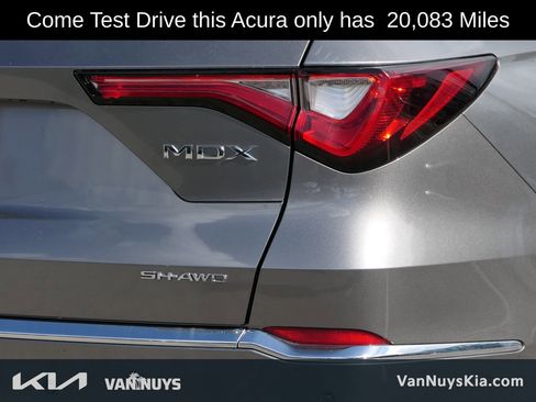 Used 2023 Acura MDX SH-AWD w/ Advance Package image 4