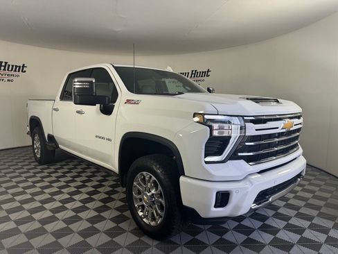 Used 2024 Chevrolet Silverado 2500 LTZ w/ LTZ Plus Package AWD/4WD image 6