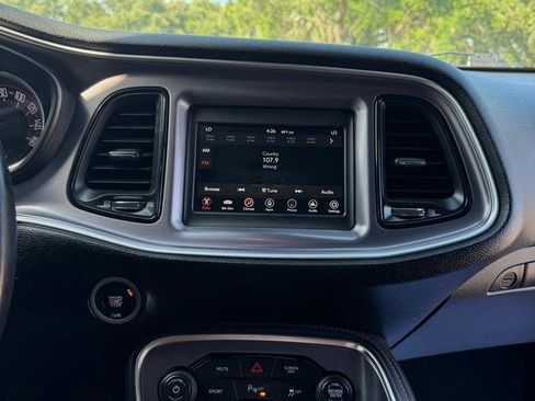 Used 2019 Dodge Challenger SXT RWD image 18
