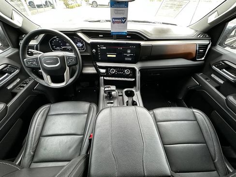 Used 2024 GMC Sierra 1500 Denali w/ Technology Package AWD/4WD image 11