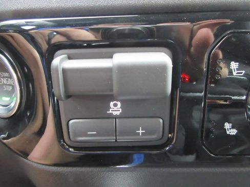 New 2026 GMC Sierra 1500 Elevation w/ Elevation Premium Package AWD/4WD image 22