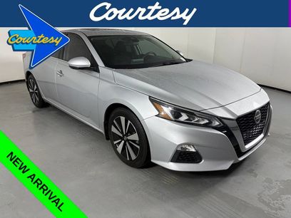 Used 2021 Nissan Altima 2.5 SV w/ SV Premium Package
