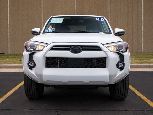 Used 2021 Toyota 4Runner SR5 image 3
