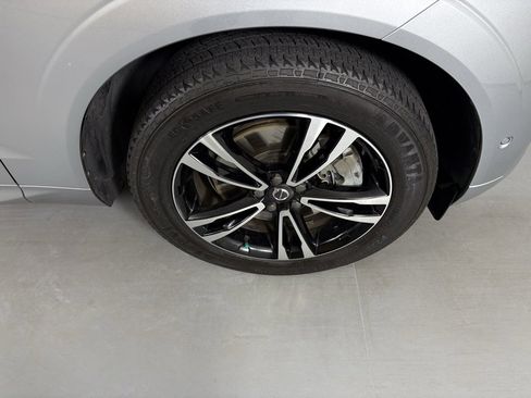 Used 2018 Volvo XC60 T6 Momentum w/ Vision Package image 11
