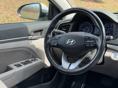 Used 2020 Hyundai Elantra Value Edition image 12