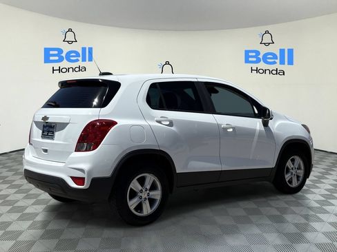 Used 2020 Chevrolet Trax LS FWD image 4