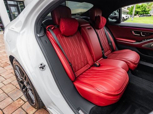 Used 2024 Mercedes-Benz S 63 AMG S image 40