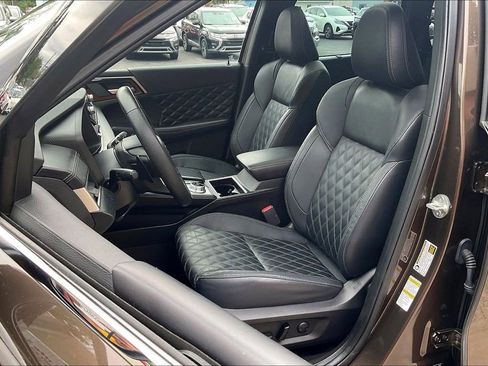 Used 2023 Mitsubishi Outlander SEL AWD/4WD image 24