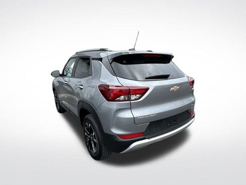 Used 2023 Chevrolet TrailBlazer LT w/ Convenience Package FWD image 3