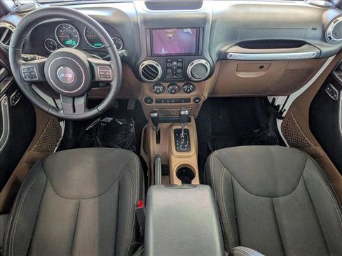 Used 2017 Jeep Wrangler Unlimited Sahara w/ Connectivity Group image 15