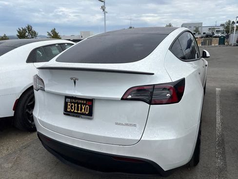 Used 2022 Tesla Model Y Performance AWD/4WD image 5