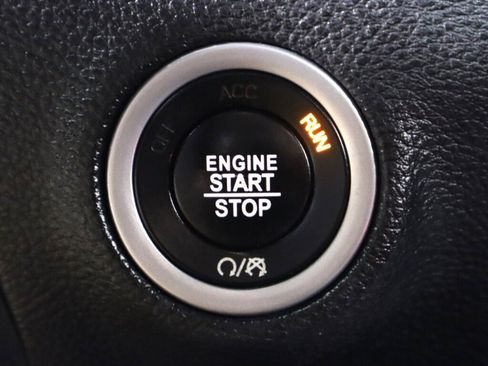 Used 2018 Dodge Challenger SXT image 21